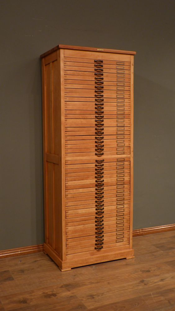 Seltener Archivschrank der Firma Klingspor, Buche um 1920