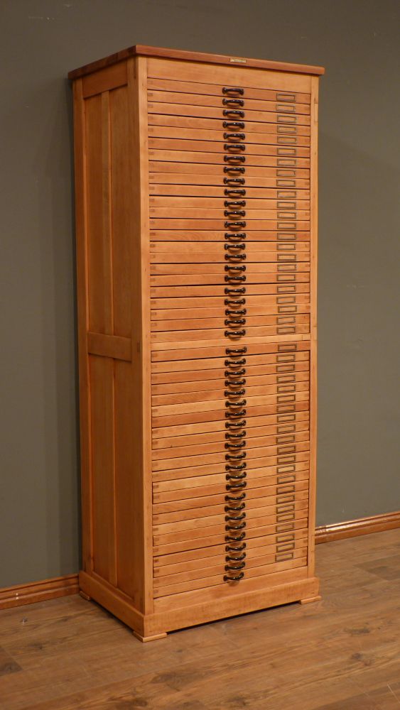 Seltener Archivschrank der Firma Klingspor, Buche um 1920