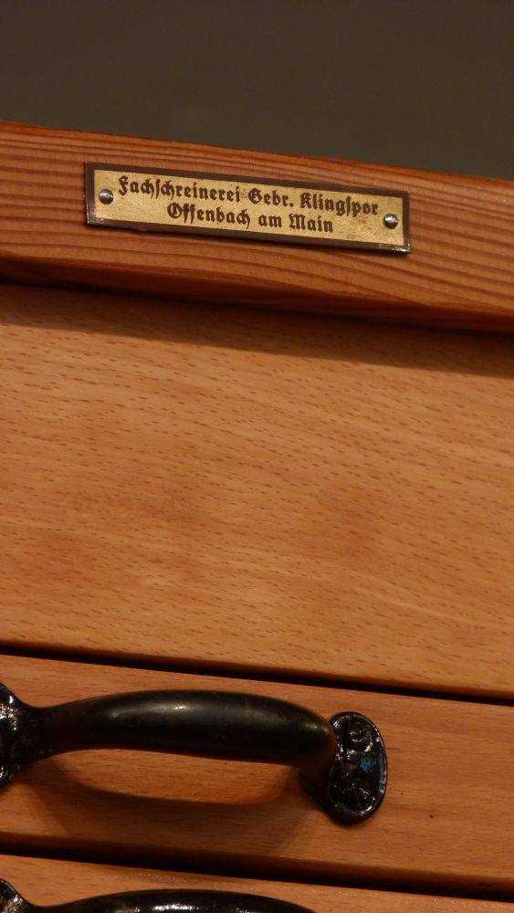 Seltener Archivschrank der Firma Klingspor, Buche um 1920