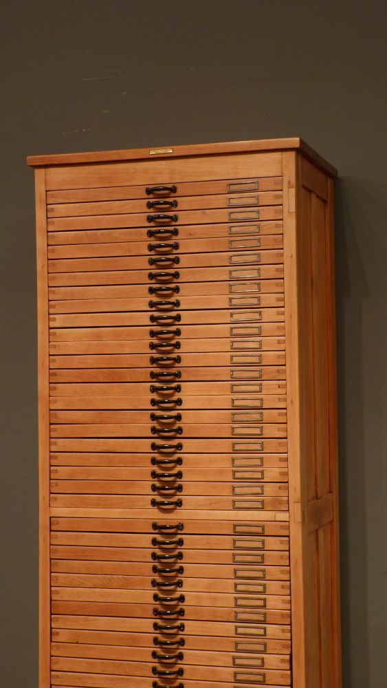 Seltener Archivschrank der Firma Klingspor, Buche um 1920