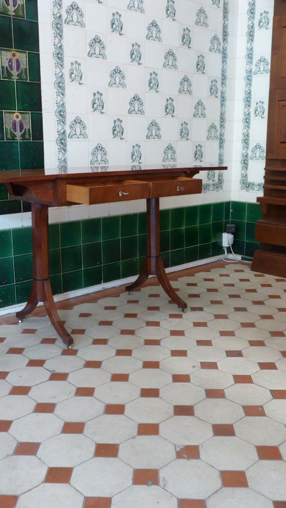 Antike Möbel, antiker Biedermeier abklappbarer Tisch, Mahagoni um 1840