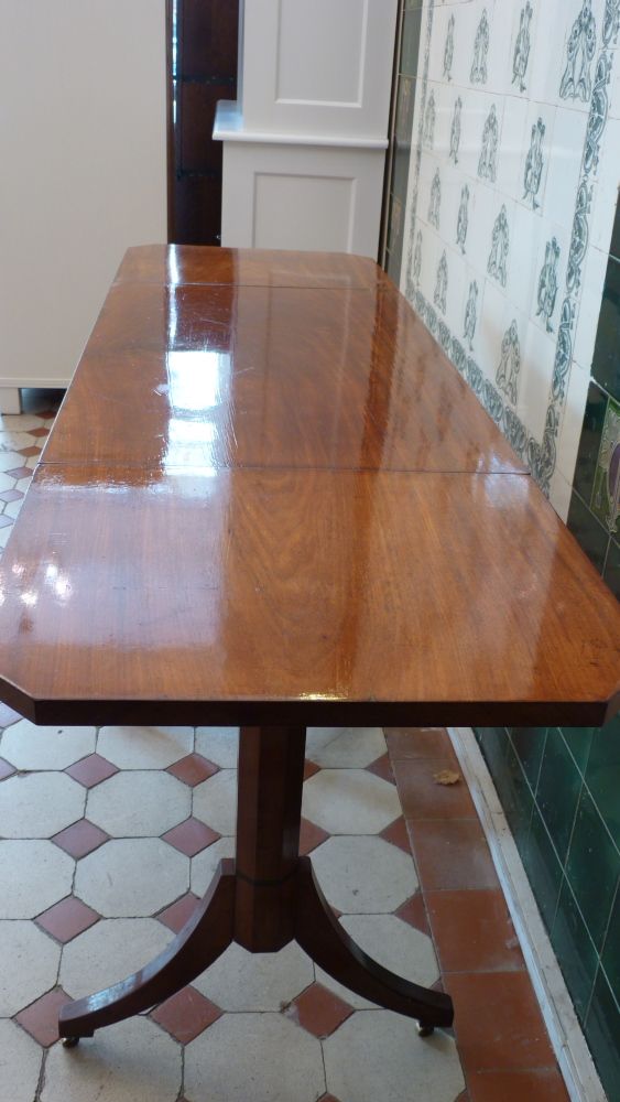 Antike Möbel, antiker Biedermeier abklappbarer Tisch, Mahagoni um 1840