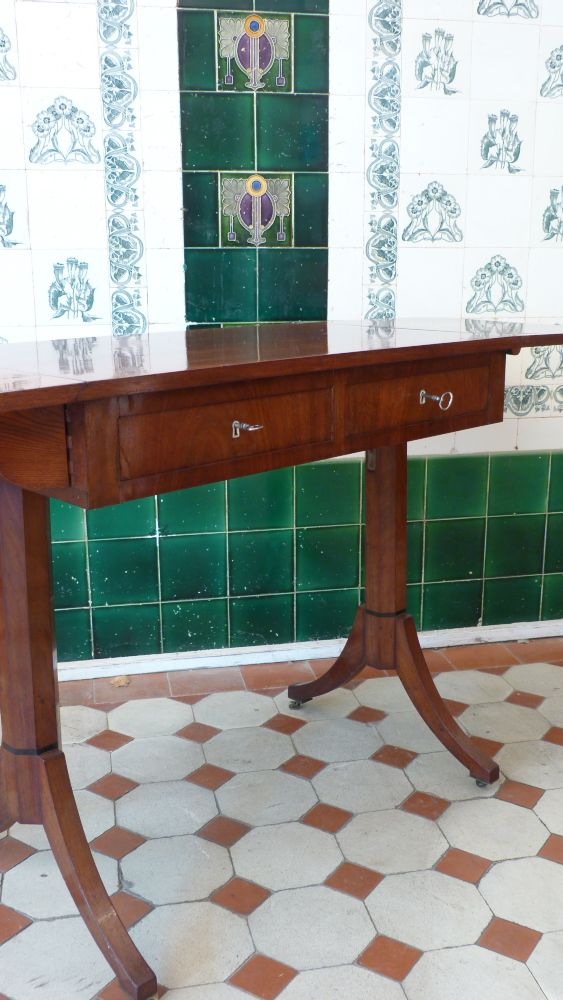 Antike Möbel, antiker Biedermeier abklappbarer Tisch, Mahagoni um 1840