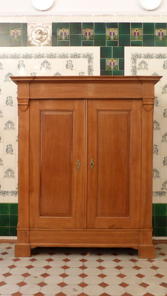 Biedermeier Kleiderschrank, massiv Eiche um 1830