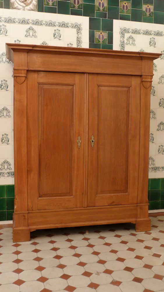 Biedermeier Kleiderschrank, massiv Eiche um 1830
