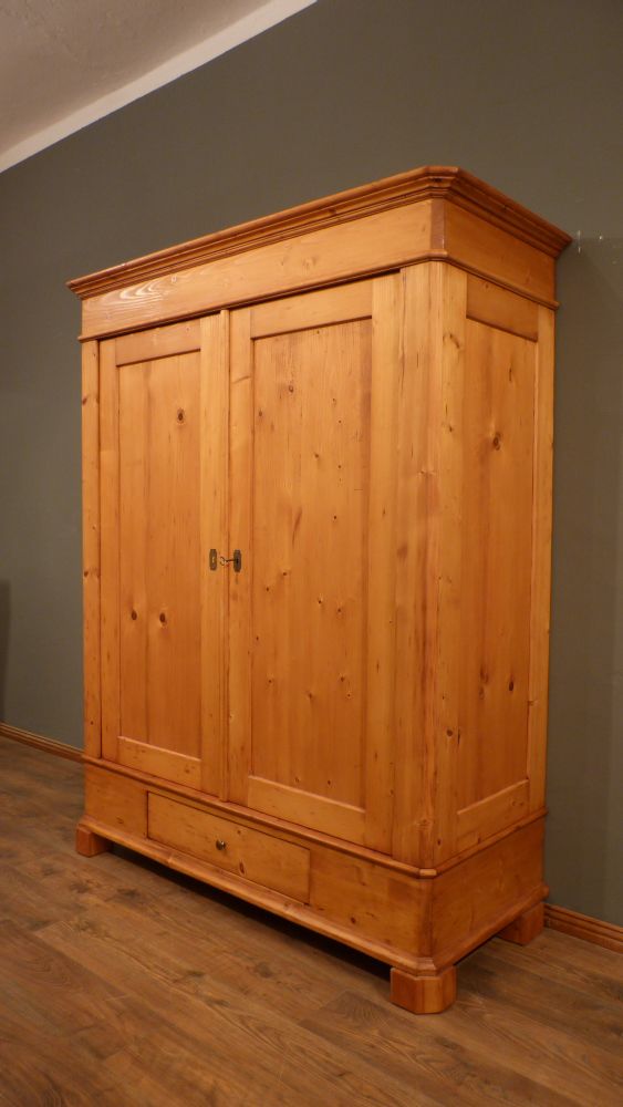Antiker Schrank, antiker Biedermeier Kleiderschrank, Fichte um 1850