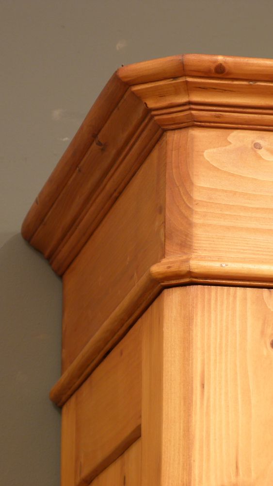 Antiker Schrank, antiker Biedermeier Kleiderschrank, Fichte um 1850