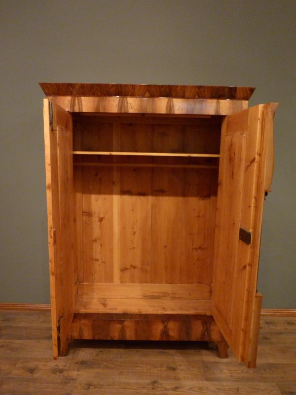 biedermeier-kleiderschrank-nussbaum_11.jpg