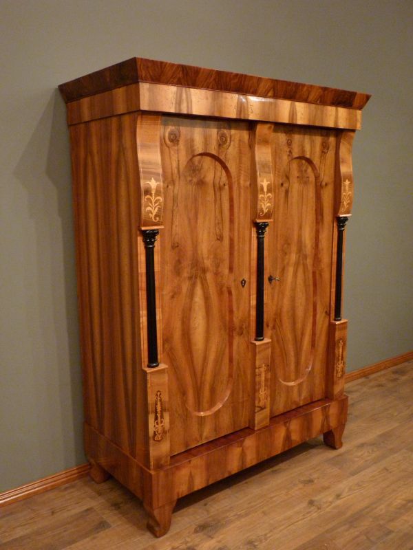 biedermeier-kleiderschrank-nussbaum_4.jpg