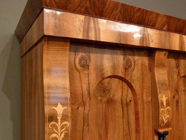 biedermeier-kleiderschrank-nussbaum_8.jpg