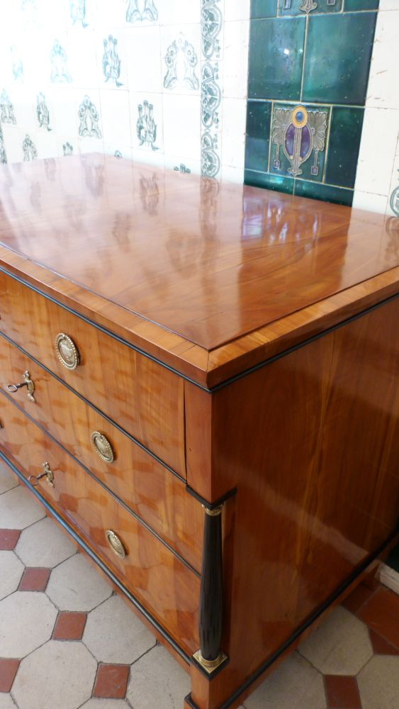 Elegante Biedermeierkommode, Kirschholz handpoliert um 1840