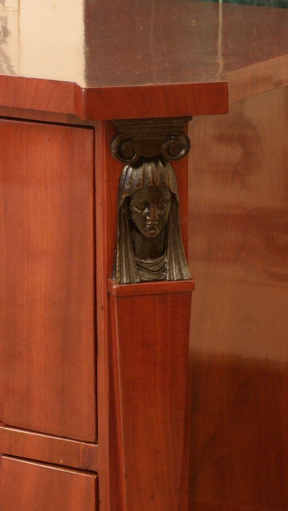 Zweischübige Biedermeierkommode, Mahagoni handpoliert um 1830