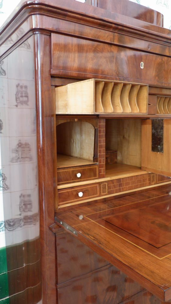 Biedermeier Sekretär, Mahagoni handpoliert um 1840