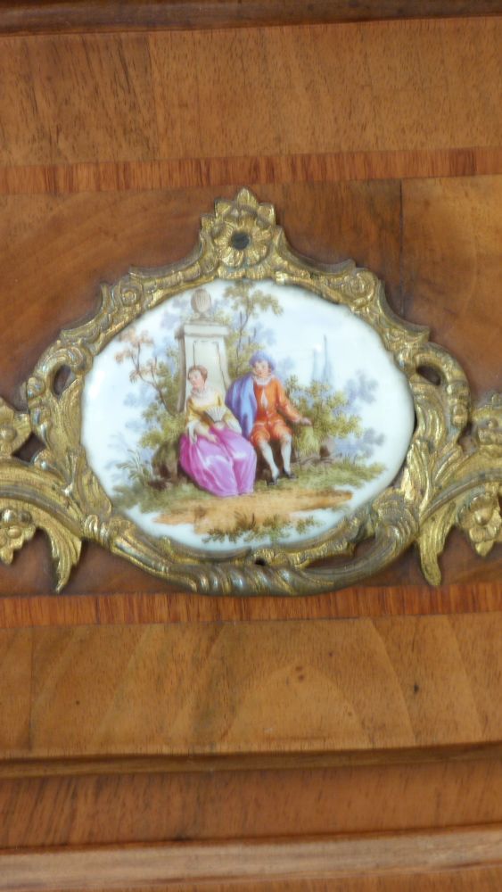 Seltener Aufsatzschrank, Dresdener Barock um 1890
