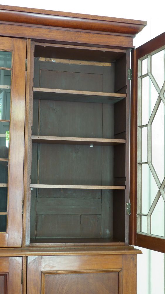 Englischer Bücherschrank, Mahagoni um 1880