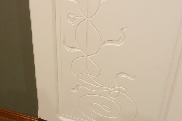 Antike Schränke, floraler Jugendstilschrank, Eiche weiss lasiert um 1910