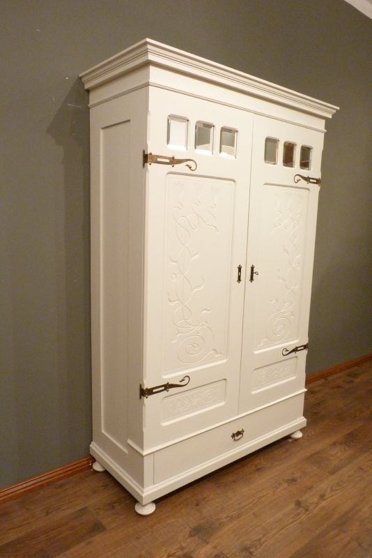 Antike Schränke, floraler Jugendstilschrank, Eiche weiss lasiert um 1910