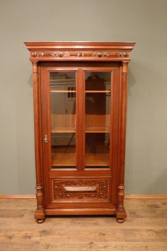 Antiker Bücherschrank aus der Gründerzeit, Nussbaum 1880