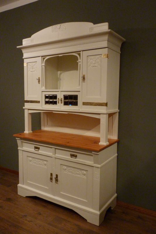 Antike Schränke, Jugendstil Büffet, Nussbaum weiß lasiert um 1910