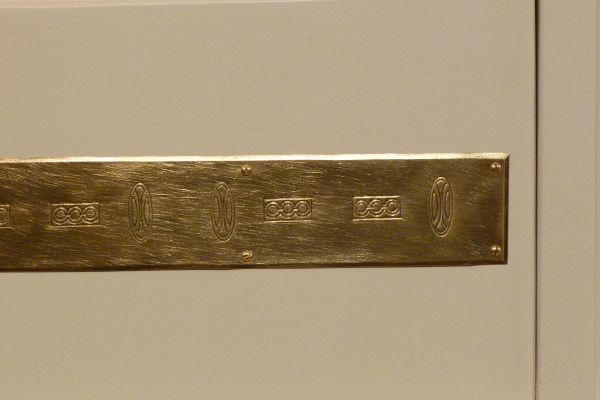 Antike Schränke, Jugendstil Büffet, Nussbaum weiß lasiert um 1910