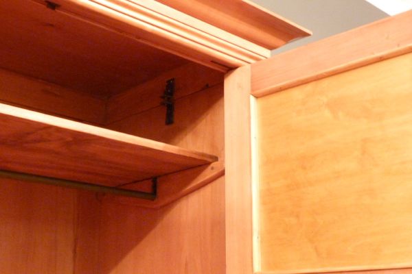 Antike Schränke, Jugendstil Kleiderschrank, Kirschholz handpoliert um 1900