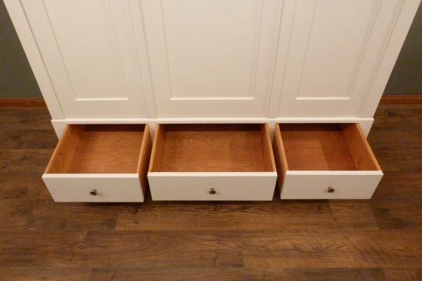 Antike Schränke, Jugendstil Kleiderschrank, Fichte weiss lasiert um 1910