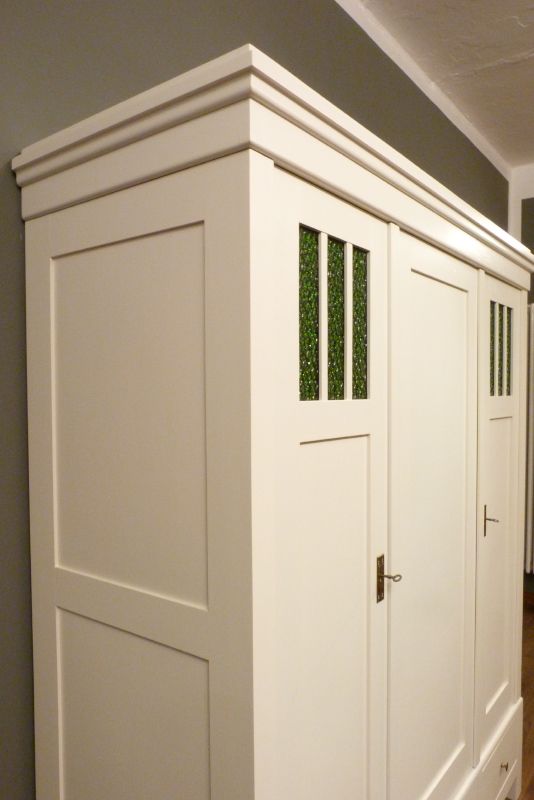Antike Schränke, Jugendstil Kleiderschrank, Fichte weiss lasiert um 1910