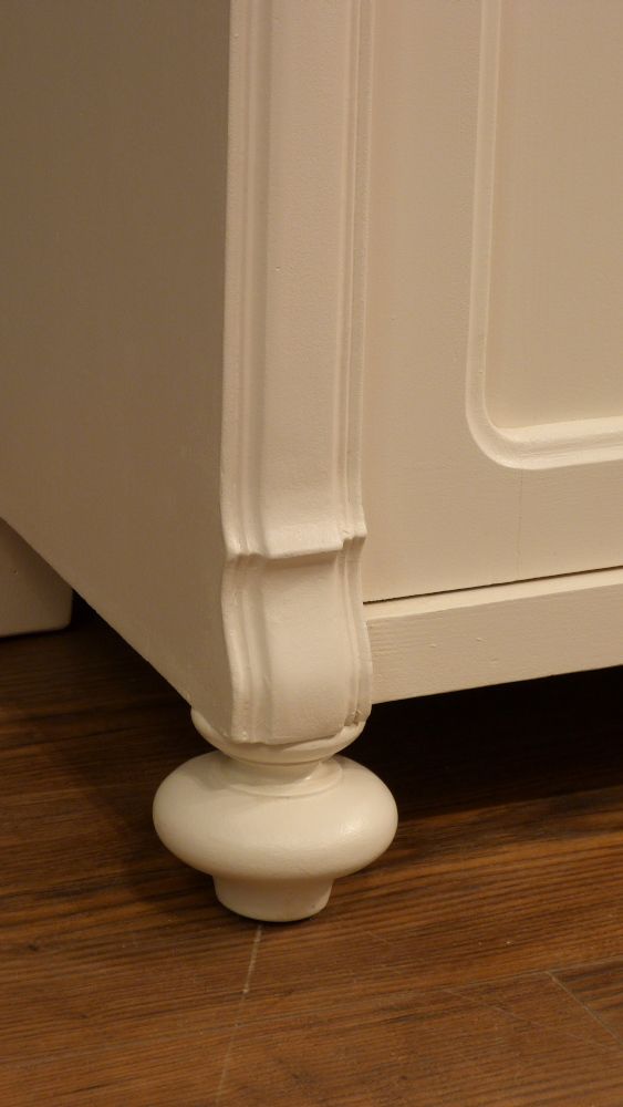Jugendstil Halbschrank, Fichte weiß lasiert um 1910