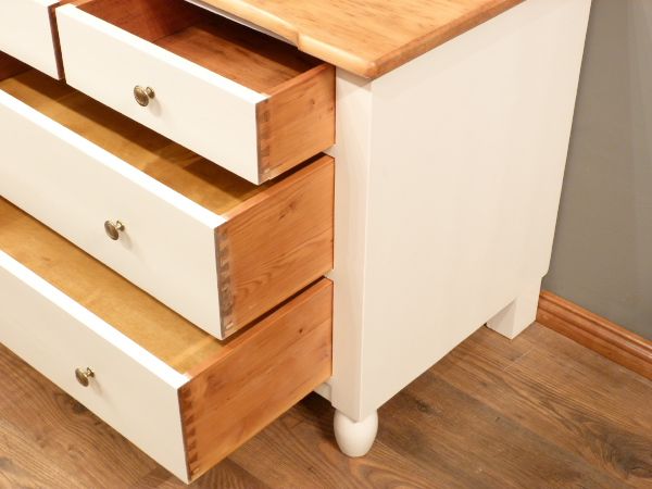 Antike Möbel, Jugendstil Kommode, Fichte weiß lasiert