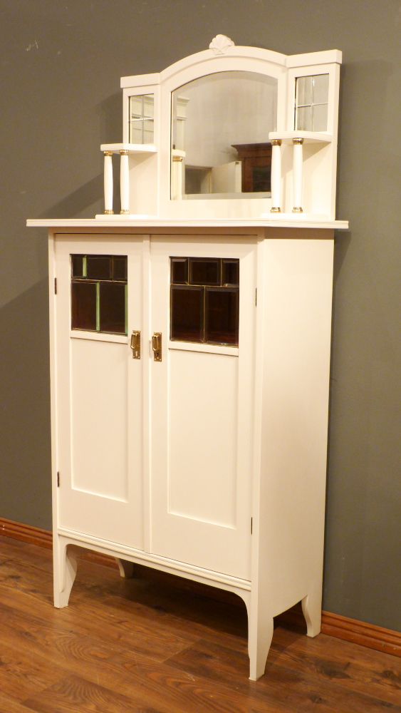 Eleganter Jugendstil Salonschrank, Mahagoni weiß lasiert um 1910
