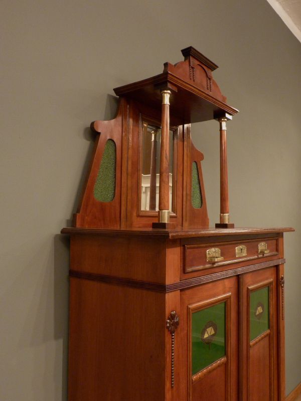 Antike Schränke, Jugendstil Vertikow, Nussbaum um 1910