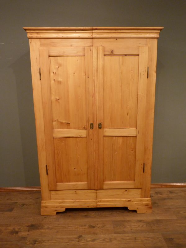 Antike Schränke, Jugendstil Kleiderschrank, Fichte um 1920