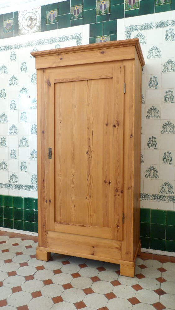 Antiker Schrank, Jugendstil Kleiderschrank, Kiefer um 1900