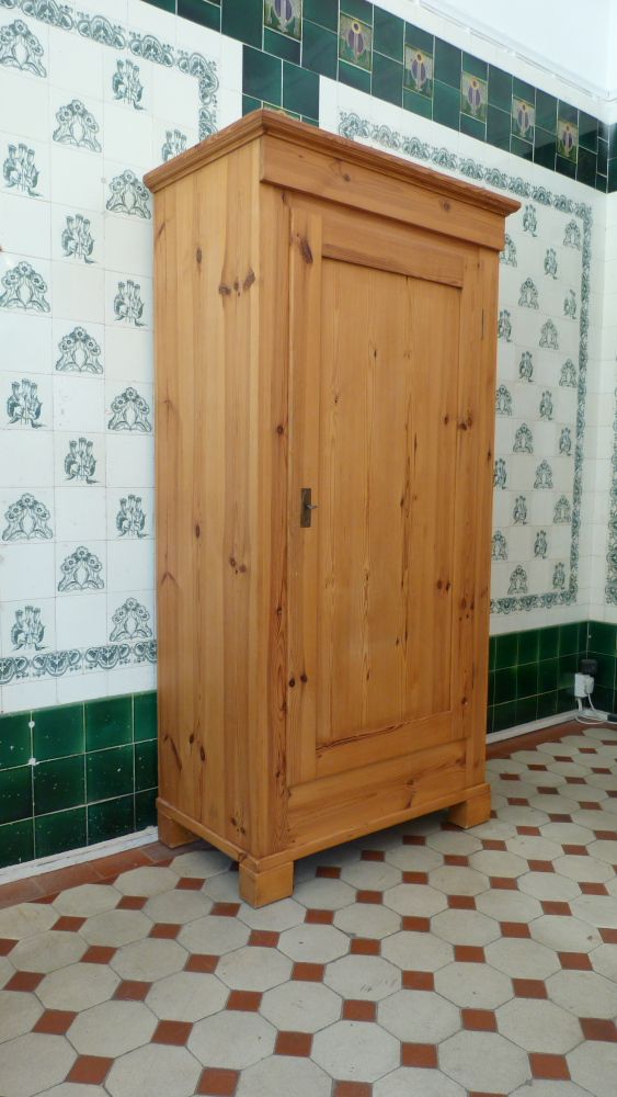 Antiker Schrank, Jugendstil Kleiderschrank, Kiefer um 1900