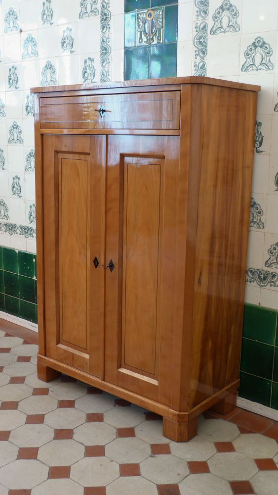 Formschönes Vertikow, Kirschholz um 1880