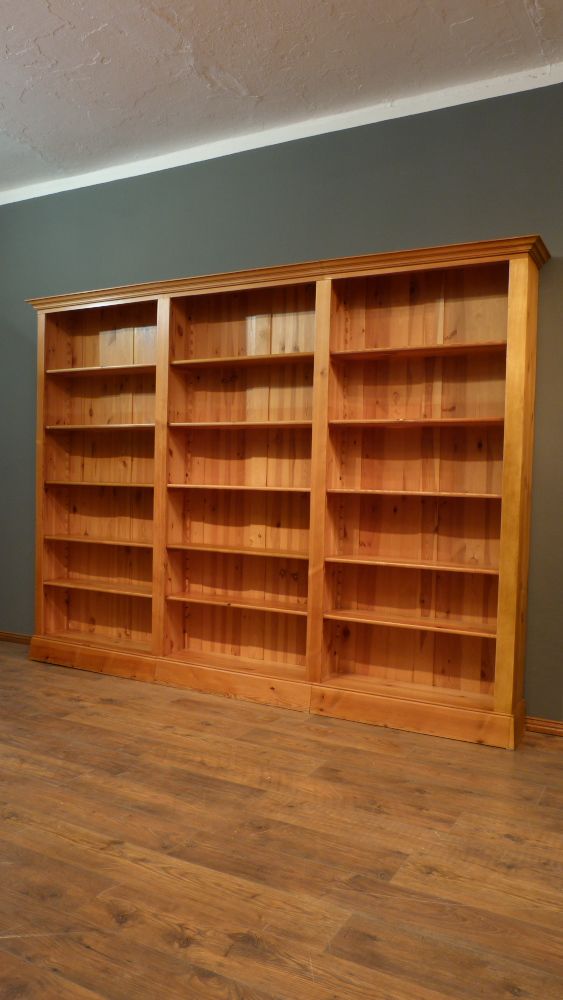 Bücherregal Massivholz, Kiefer, klassisch gestaltet