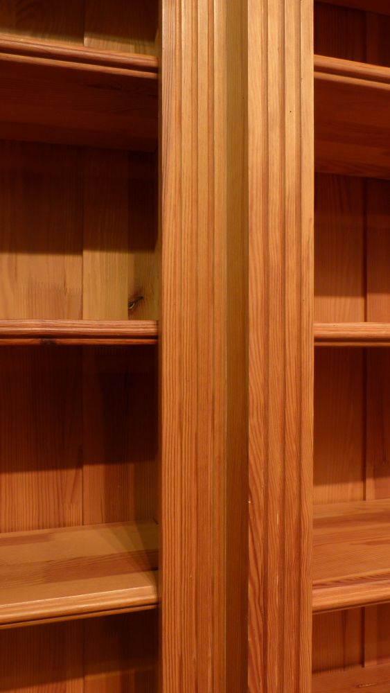 Klassisches Bücherregal, massiv Kiefer, komplett zerlegbar