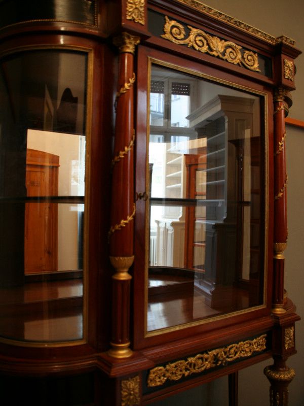 Antike Prunkvitrine, Neobarock