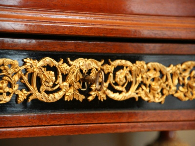 Antike Prunkvitrine, Neobarock