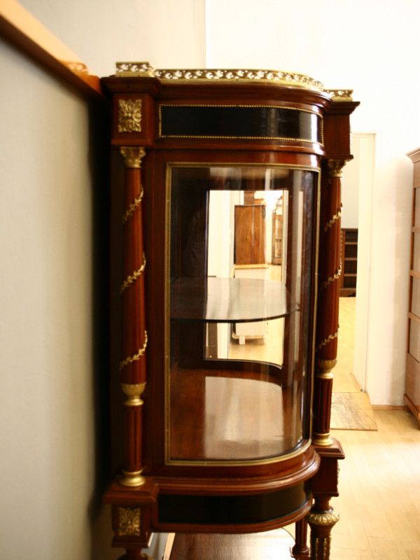 Antike Prunkvitrine, Neobarock