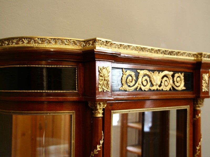 Antike Prunkvitrine, Neobarock