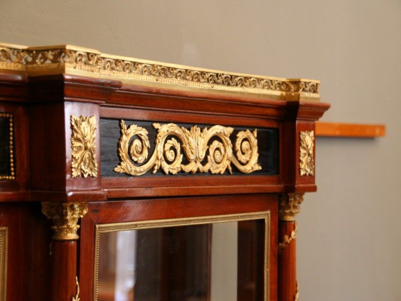 Antike Prunkvitrine, Neobarock