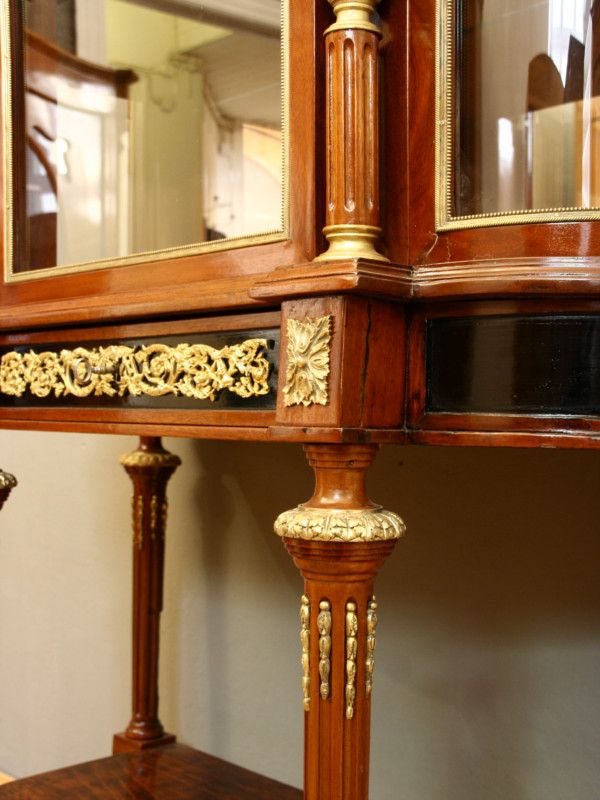Antike Prunkvitrine, Neobarock