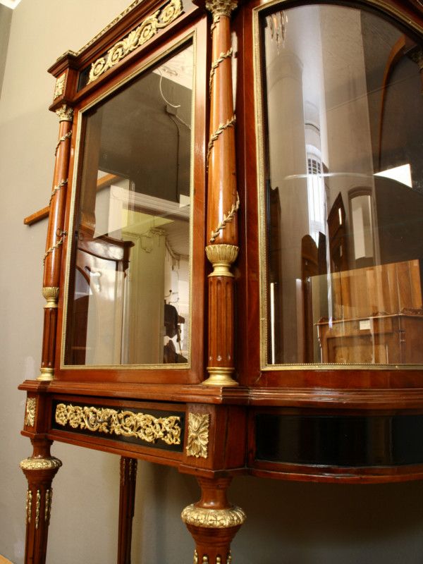 Antike Prunkvitrine, Neobarock