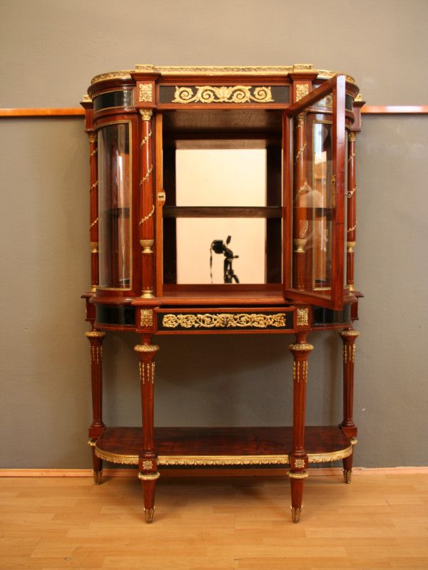 Antike Prunkvitrine, Neobarock
