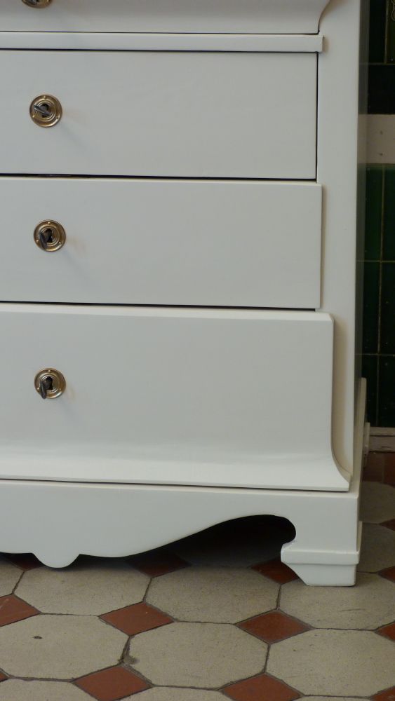 Formschöne Spätbiedermeier Kommode, Eiche weiß lasiert um 1870