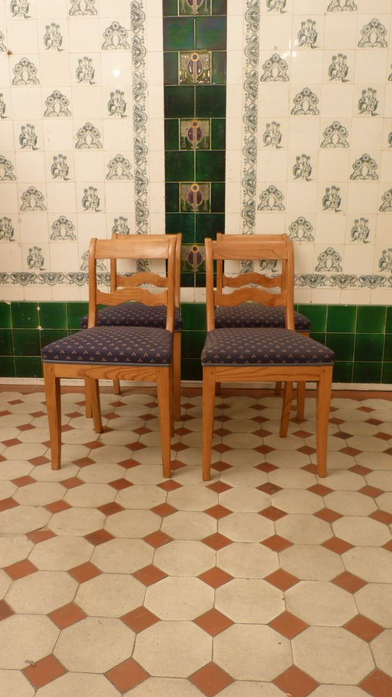 Vier Biedermeierstühle, Esche um 1860