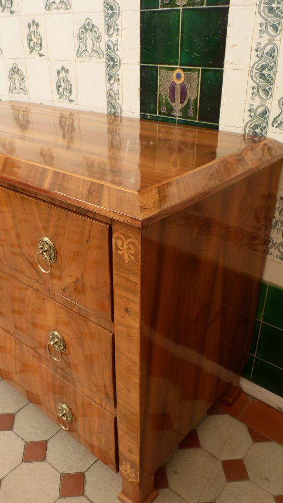 Klassische Biedermeier Kommode, Nussbaum um 1840